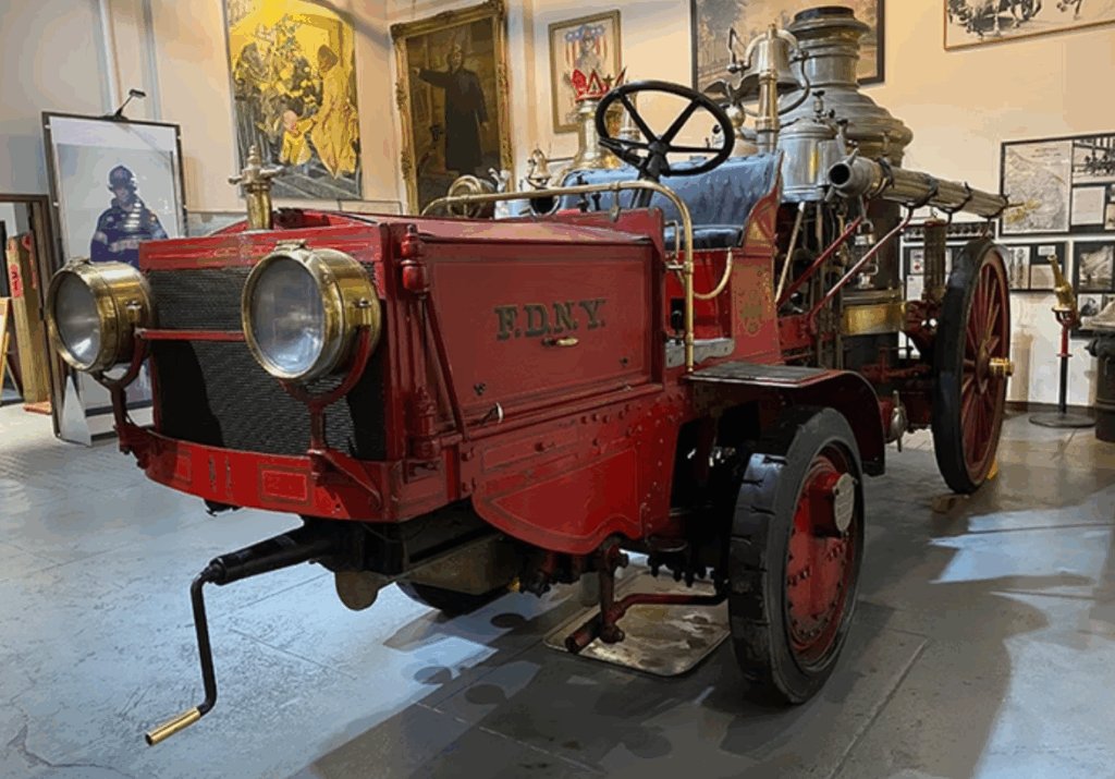 Музей пожарного дела (Fire Museum) в Нью-Йорке